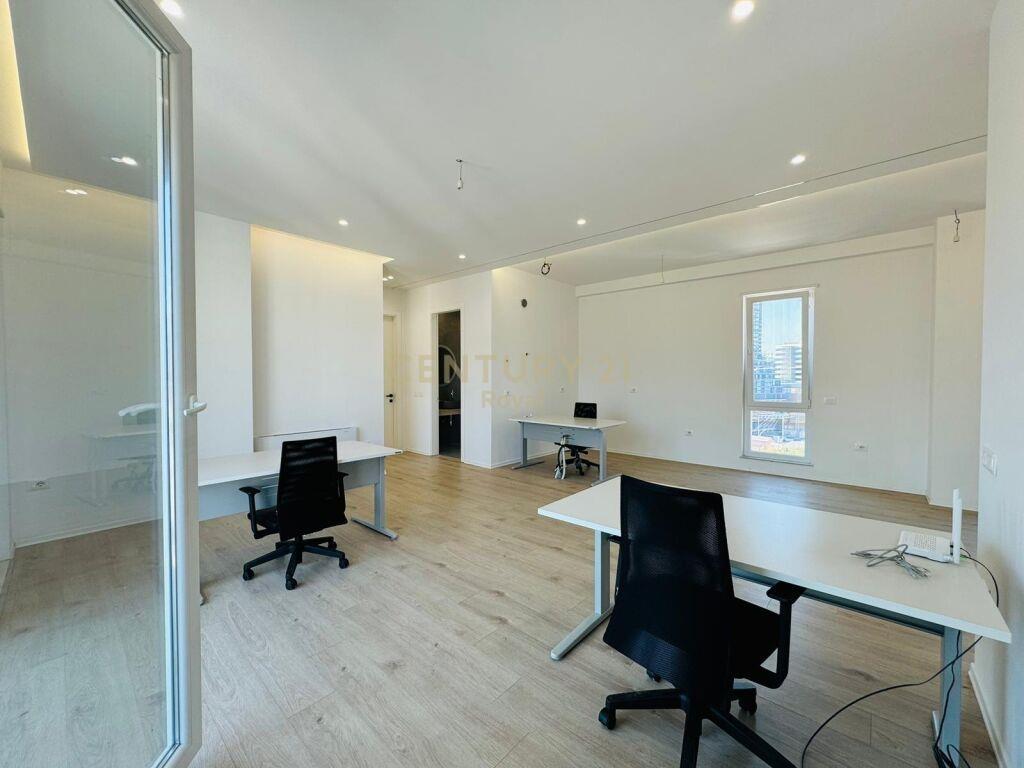 Qira Apartament 2+1+2 2000 € 9 Kateshet 140 m²