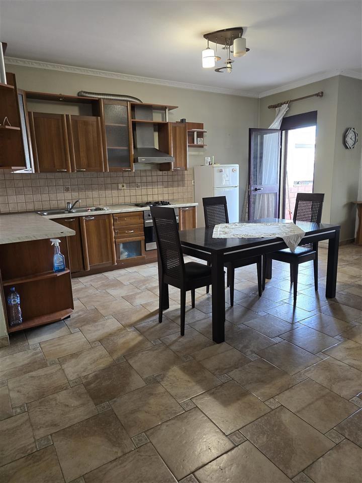 Jepet me Qira Apartament 2+1+2 në Durrës!
