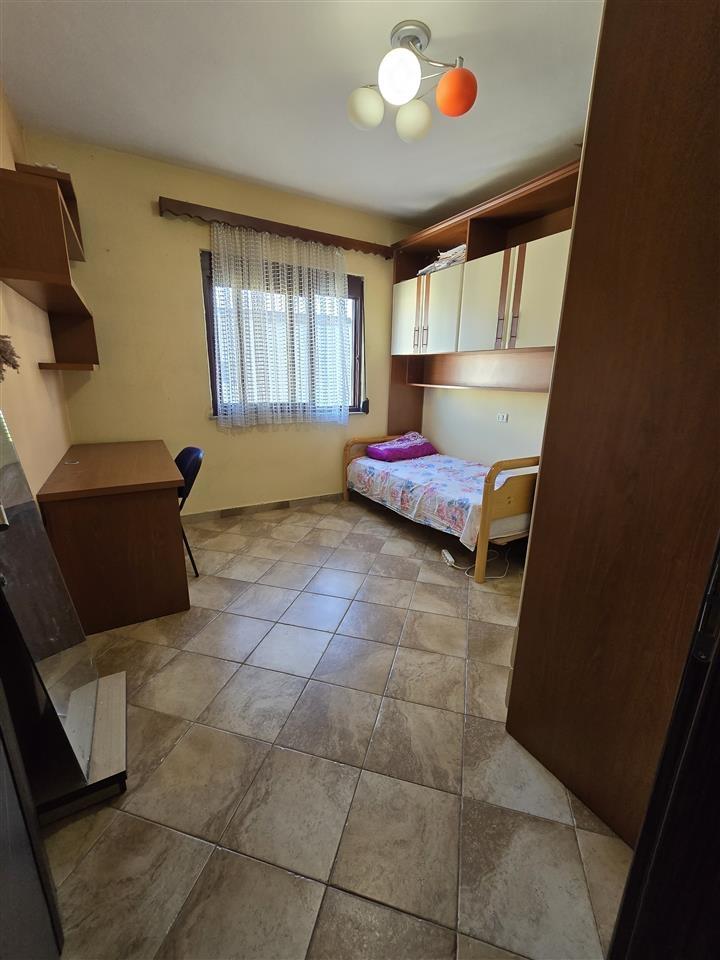 Jepet me Qira Apartament 2+1+2 në Durrës!