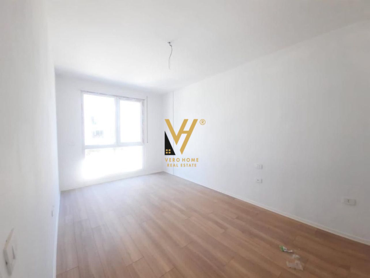 JEPET ZYRE 94M2 ME QERA TEK FIORE DI BOSKO 700EURO