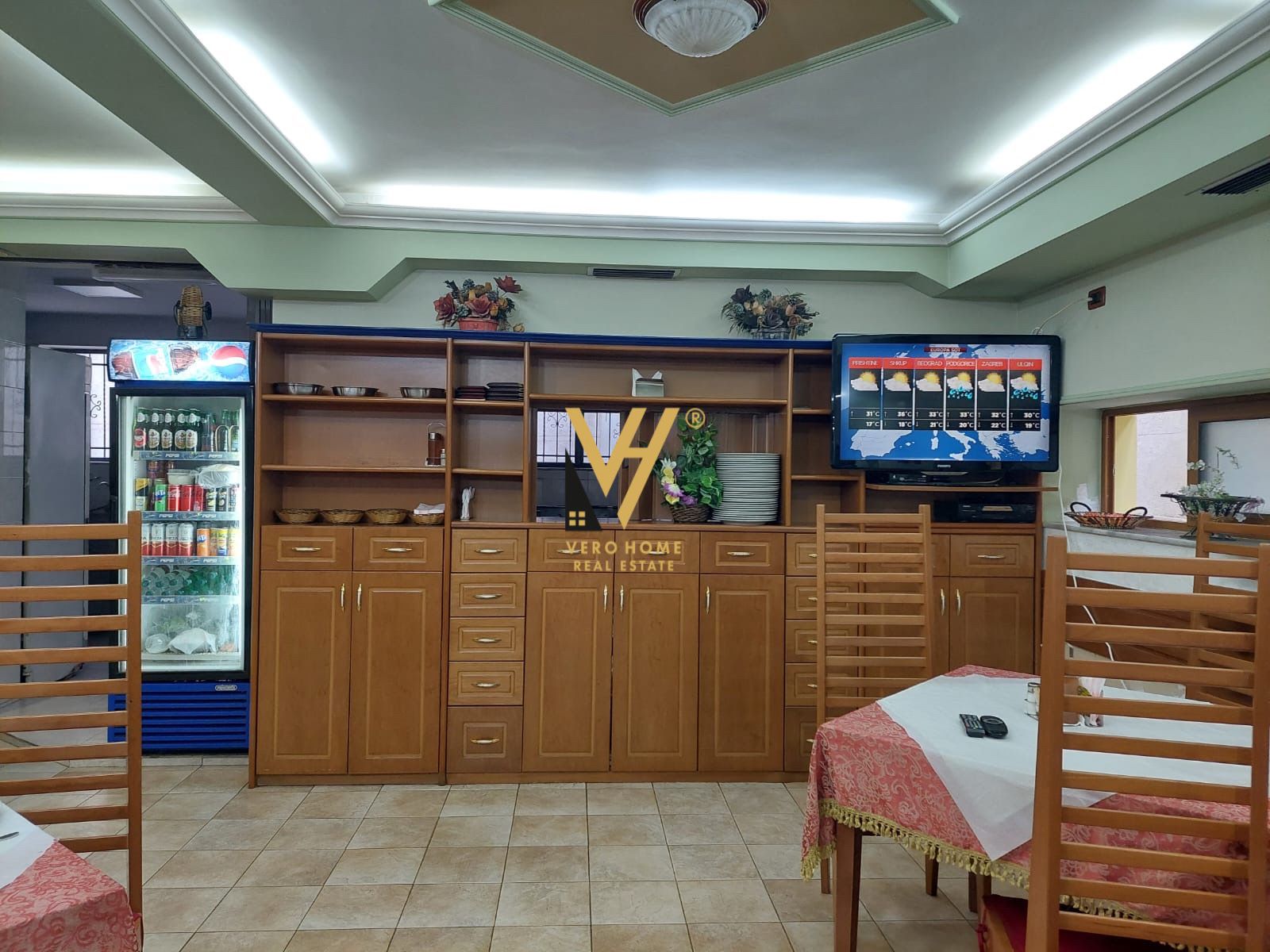 JEPET AMBIENT ME QERA TE ISH EKSPOZITA SOT 3.000EU