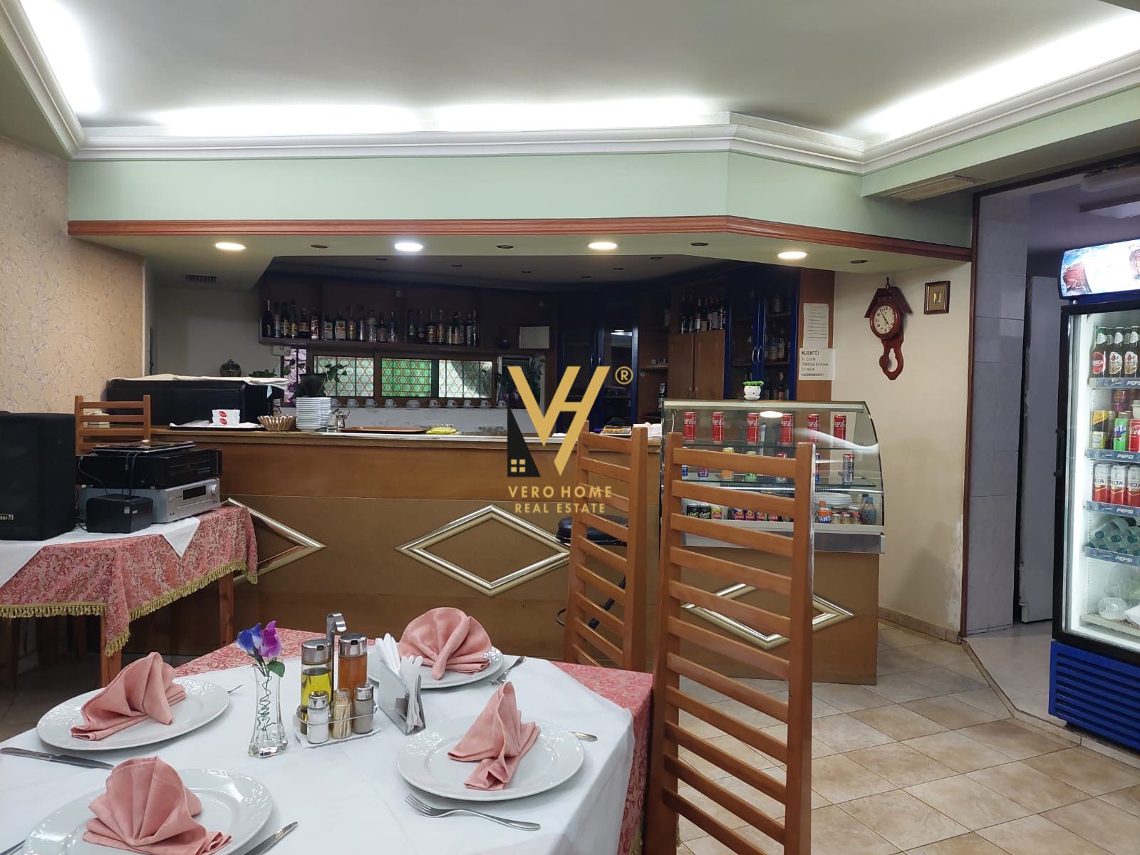 JEPET AMBIENT ME QERA TE ISH EKSPOZITA SOT 3.000EU