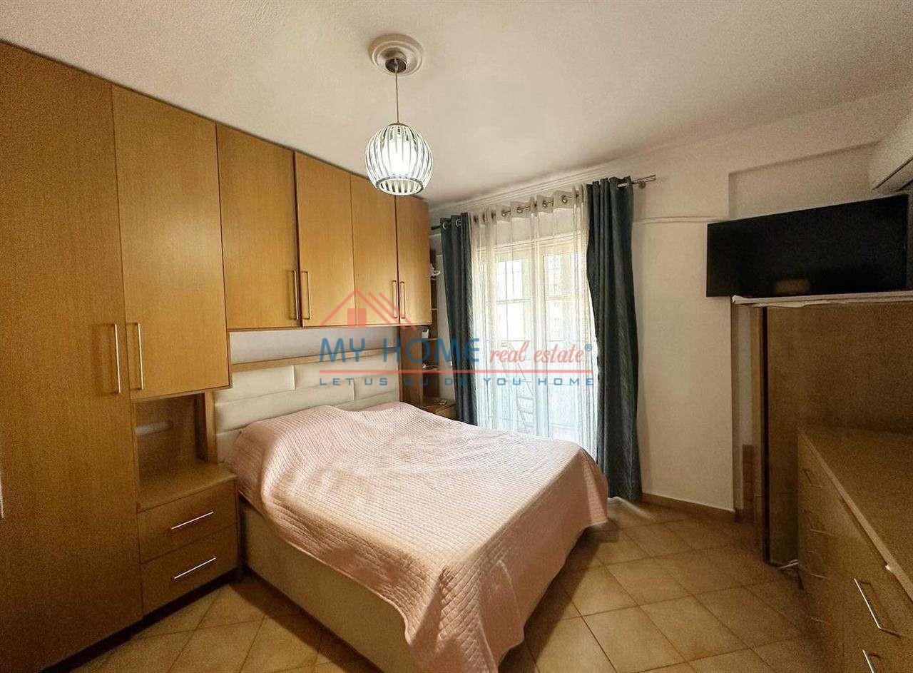 Apartament 2+1 ne shitje te Komuna Parisit ne Tirane