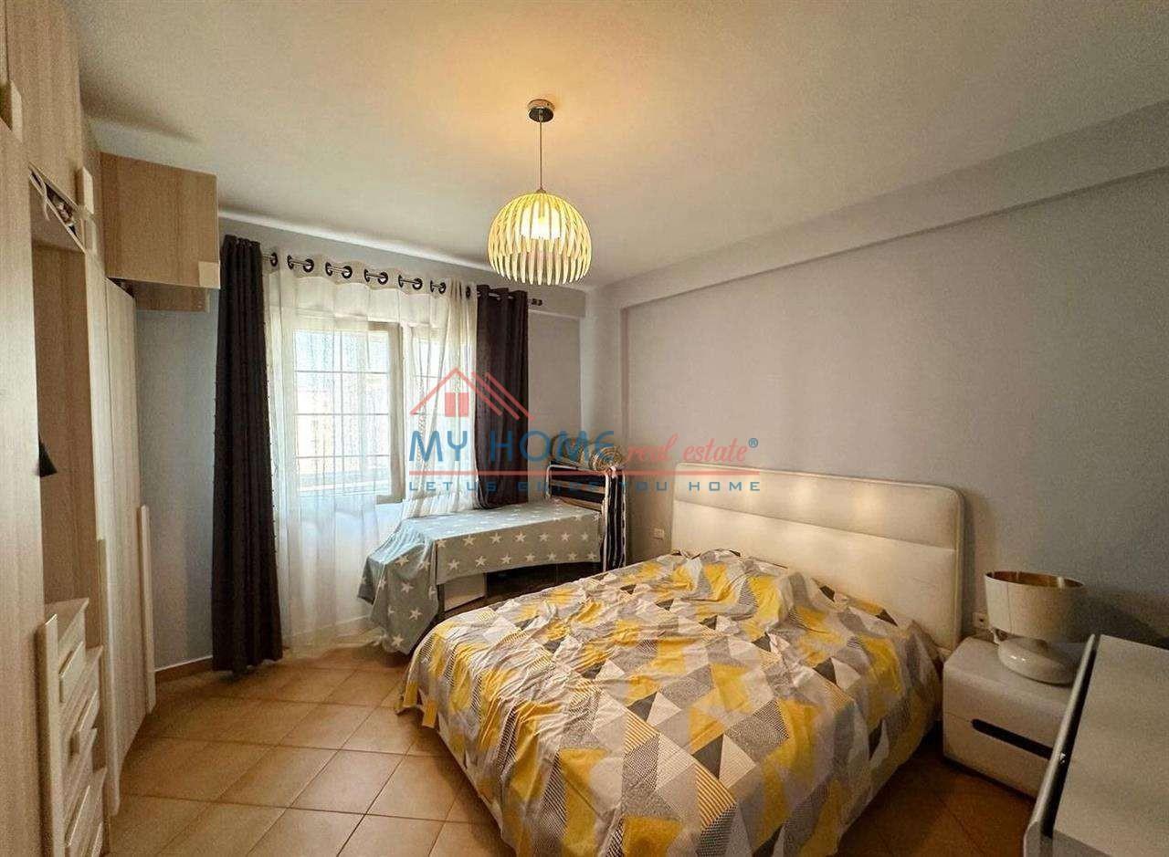Apartament 2+1 ne shitje te Komuna Parisit ne Tirane