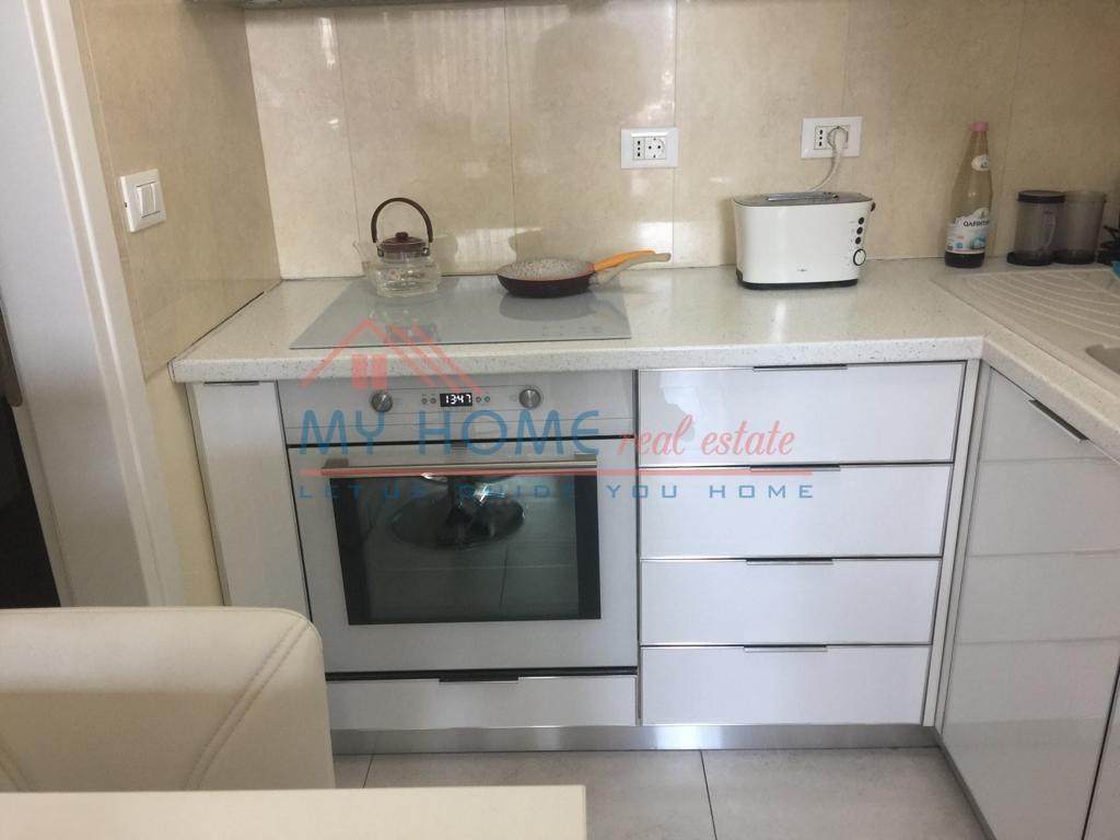 Apartament 1+1 me qira te rruga e Bogdaneve ne Tirane