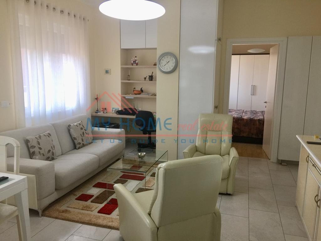 Apartament 1+1 me qira te rruga e Bogdaneve ne Tirane