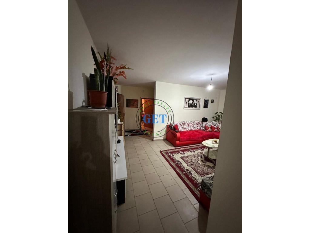 Shitet, Apartament 2+1 prane Spitalit, Durres Spitali