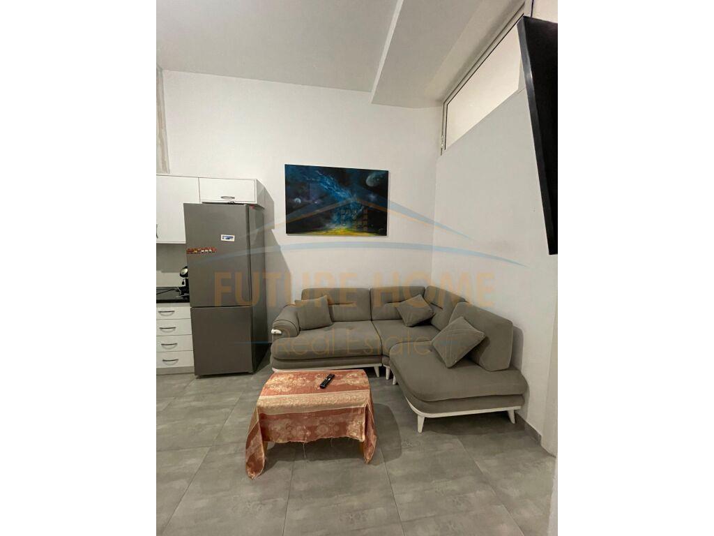 Shitet, Apartament 2+1, Kompleksi Kontakt, Tiranë.