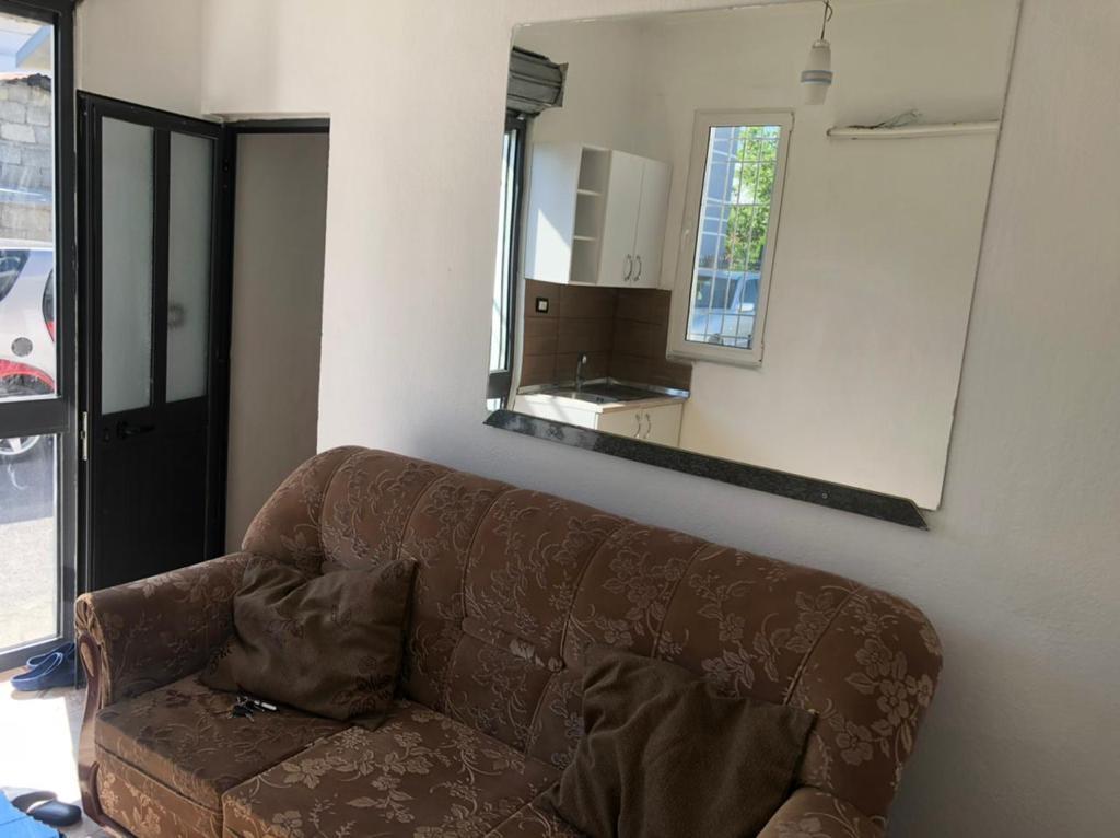 Jepet me Qera Shtepia Prane Institutit Bujqesor