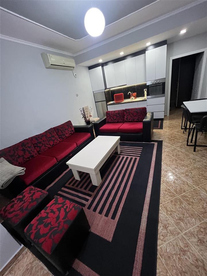 Jap hyrje 1+1 me qera