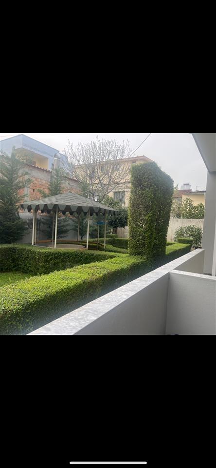 Jap hyrje 1+1 me qera