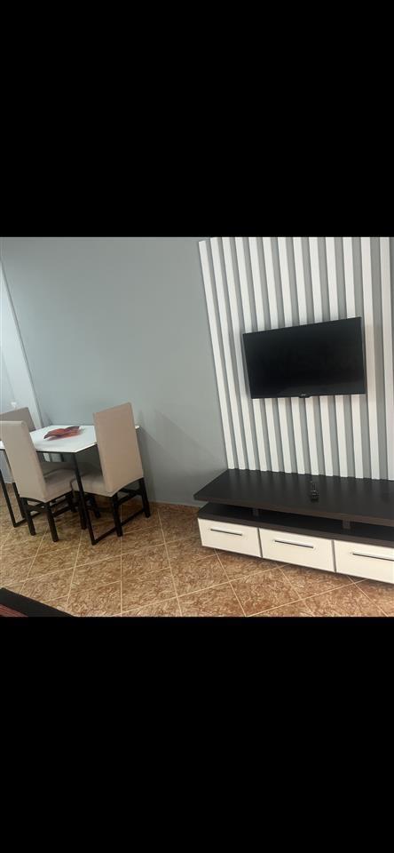 Jap hyrje 1+1 me qera