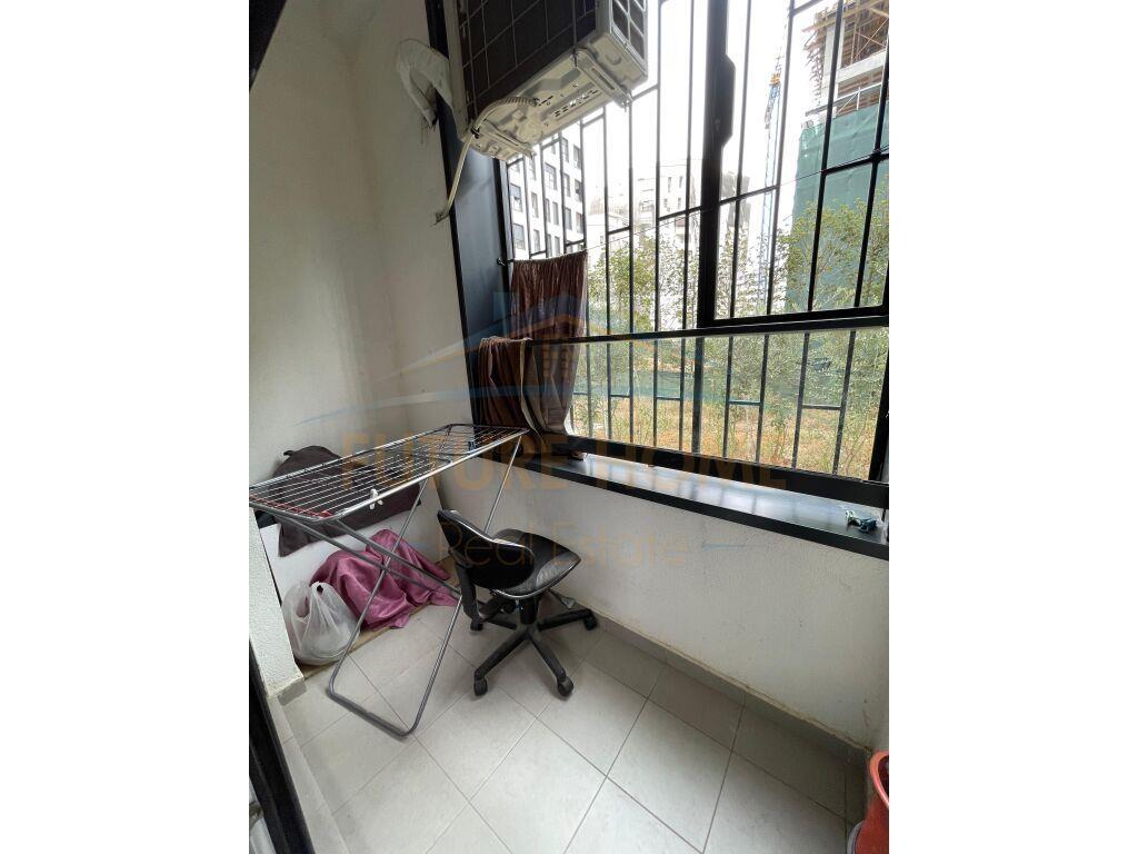 Shitet, Apartament 2+1, Kompleksi Kontakt, Tiranë.