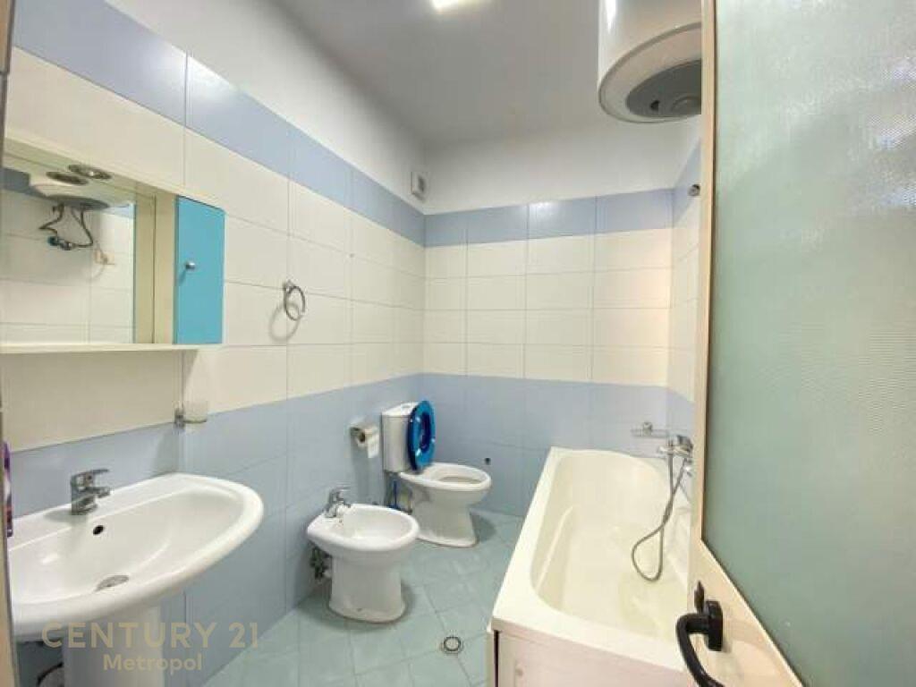 APARTAMENT 3+1+2 ME QIRA, TE DY PALMAT NE ASTIR!Metropol9870