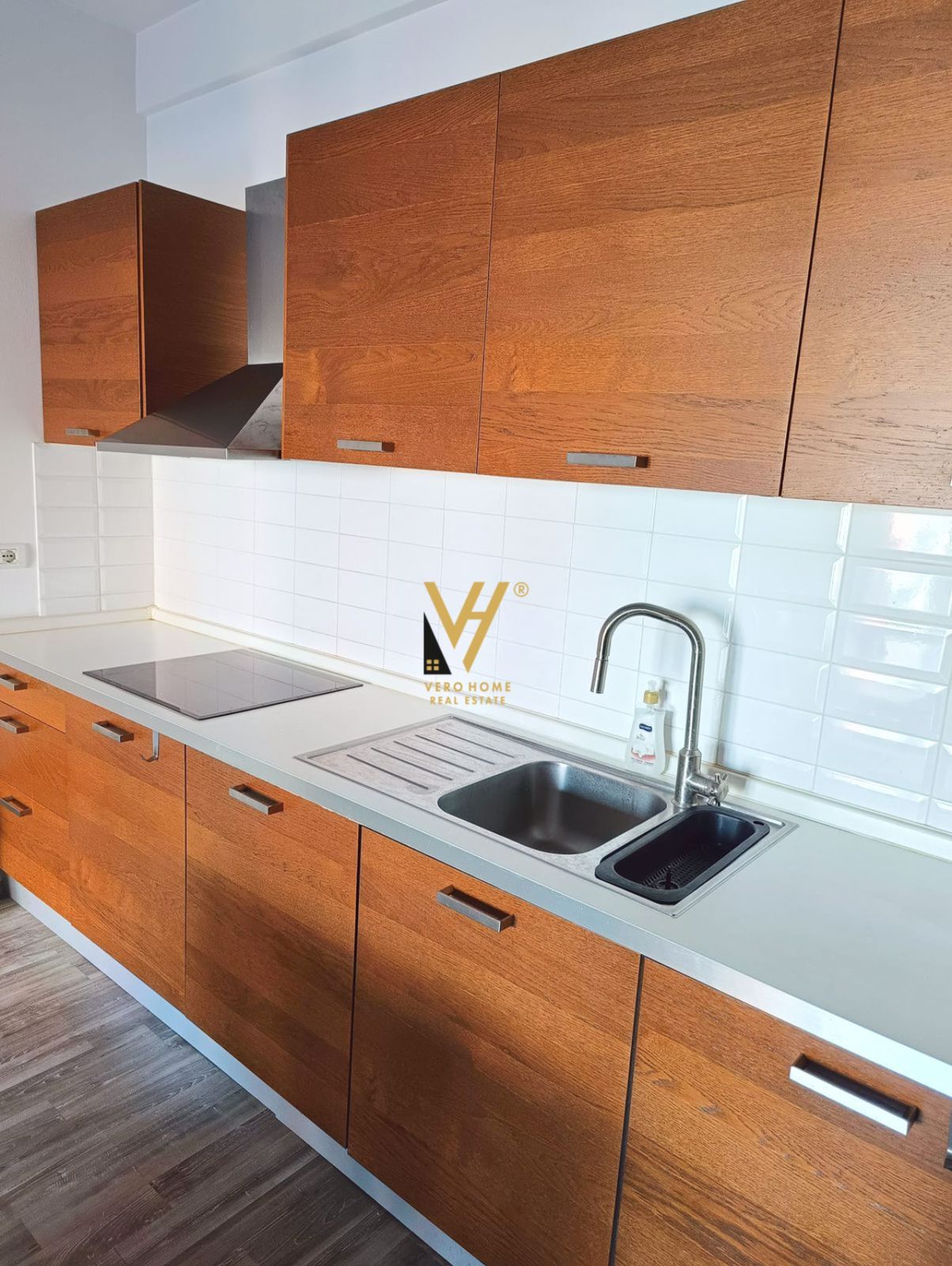 SHITET APARTAMENT 2+1+2 TE KOM GREEN CITY 252.000E