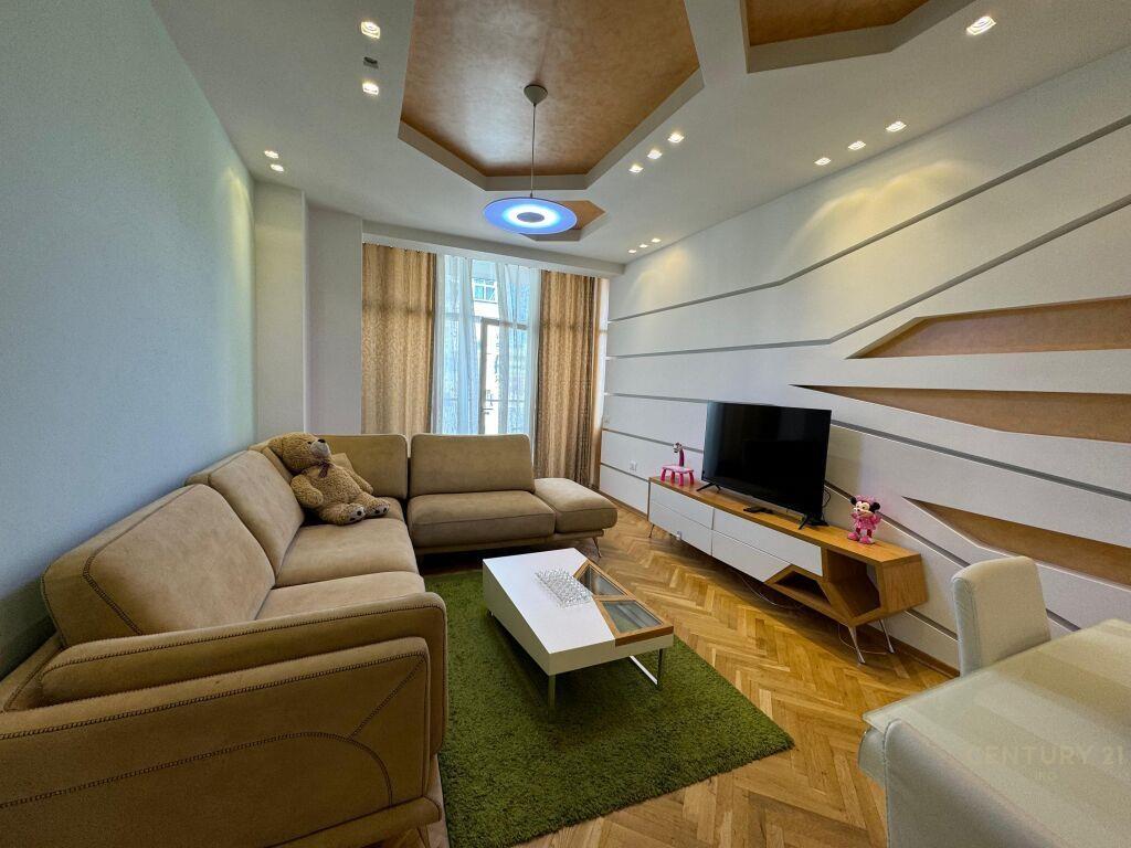 Qira Apartament 2+1+Depo Komuna e Parisit 850 € 81 m2