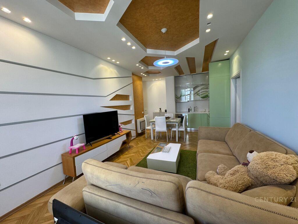 Qira Apartament 2+1+Depo Komuna e Parisit 850 € 81 m2