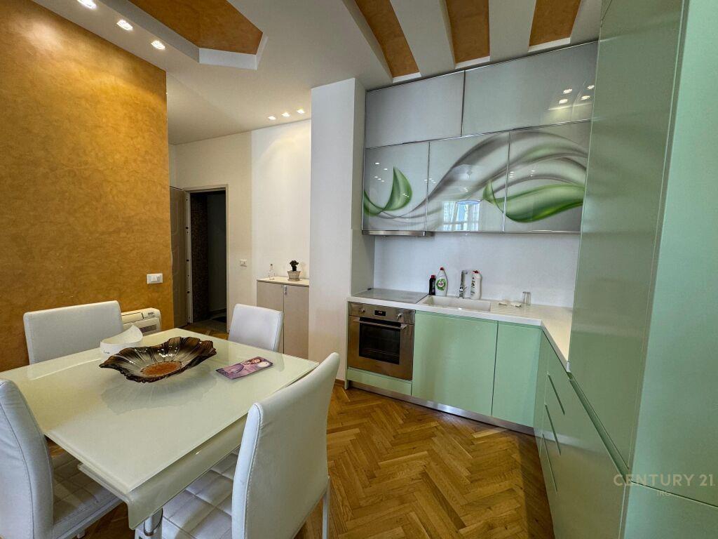 Qira Apartament 2+1+Depo Komuna e Parisit 850 € 81 m2