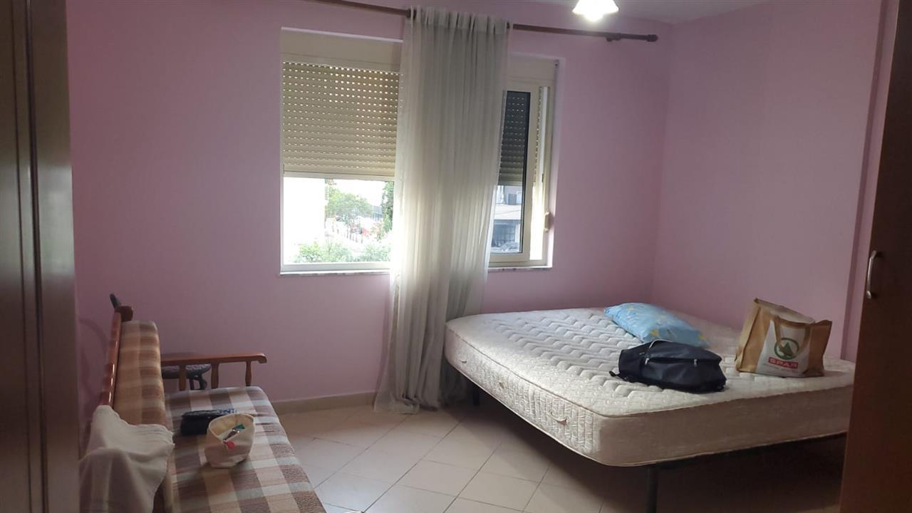 shitet apartament 1+1