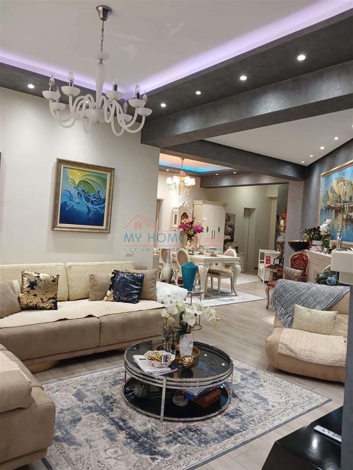 Apartament 3+1+2+ Garazhd Ne Shitje Tek Rruga Kavajes