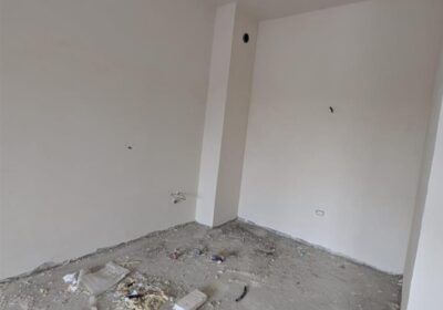 Jepet Shtepi per shitje, ne Pallat ne ndertim 1+1 z