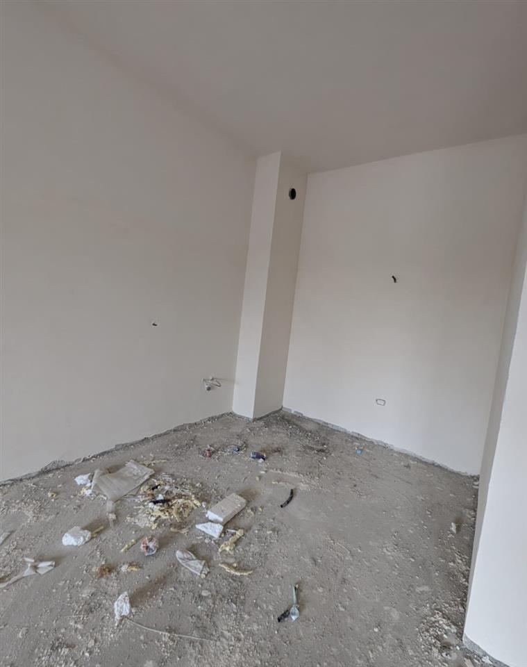 Jepet Shtepi per shitje, ne Pallat ne ndertim 1+1 z