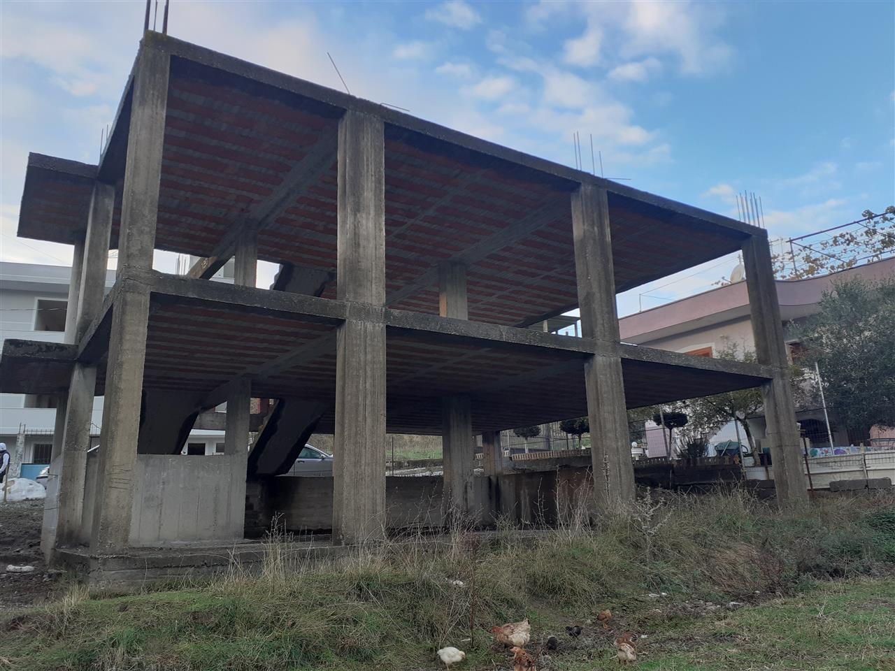 OKAZION shtepi 2 kateshe ne Koder Arapaj,Durres me Hipoteke.