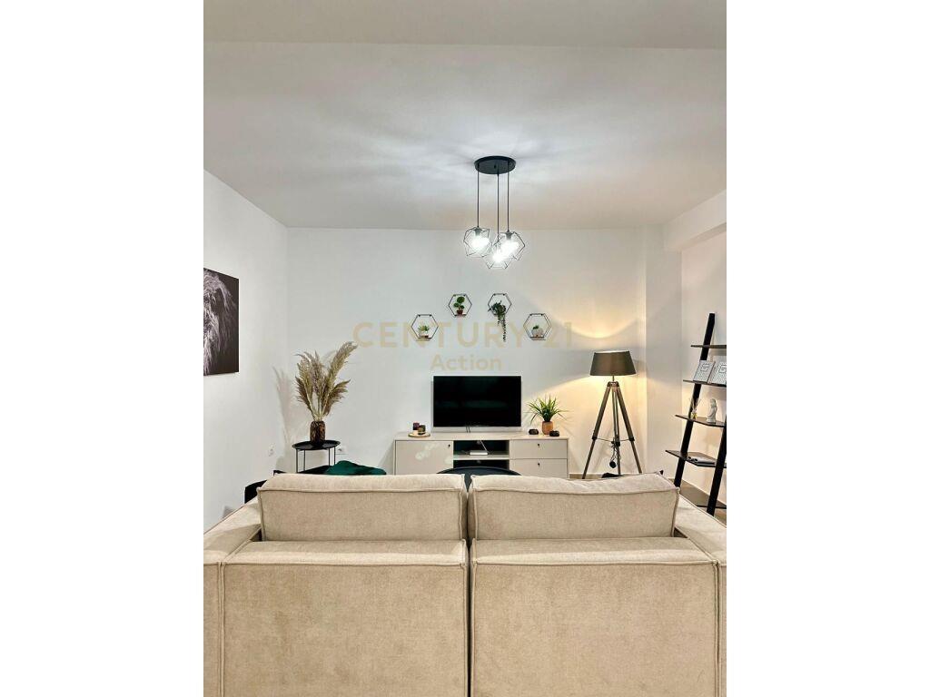 Shitet Apartament 1+1 Mylsym Shyri 255 000 €