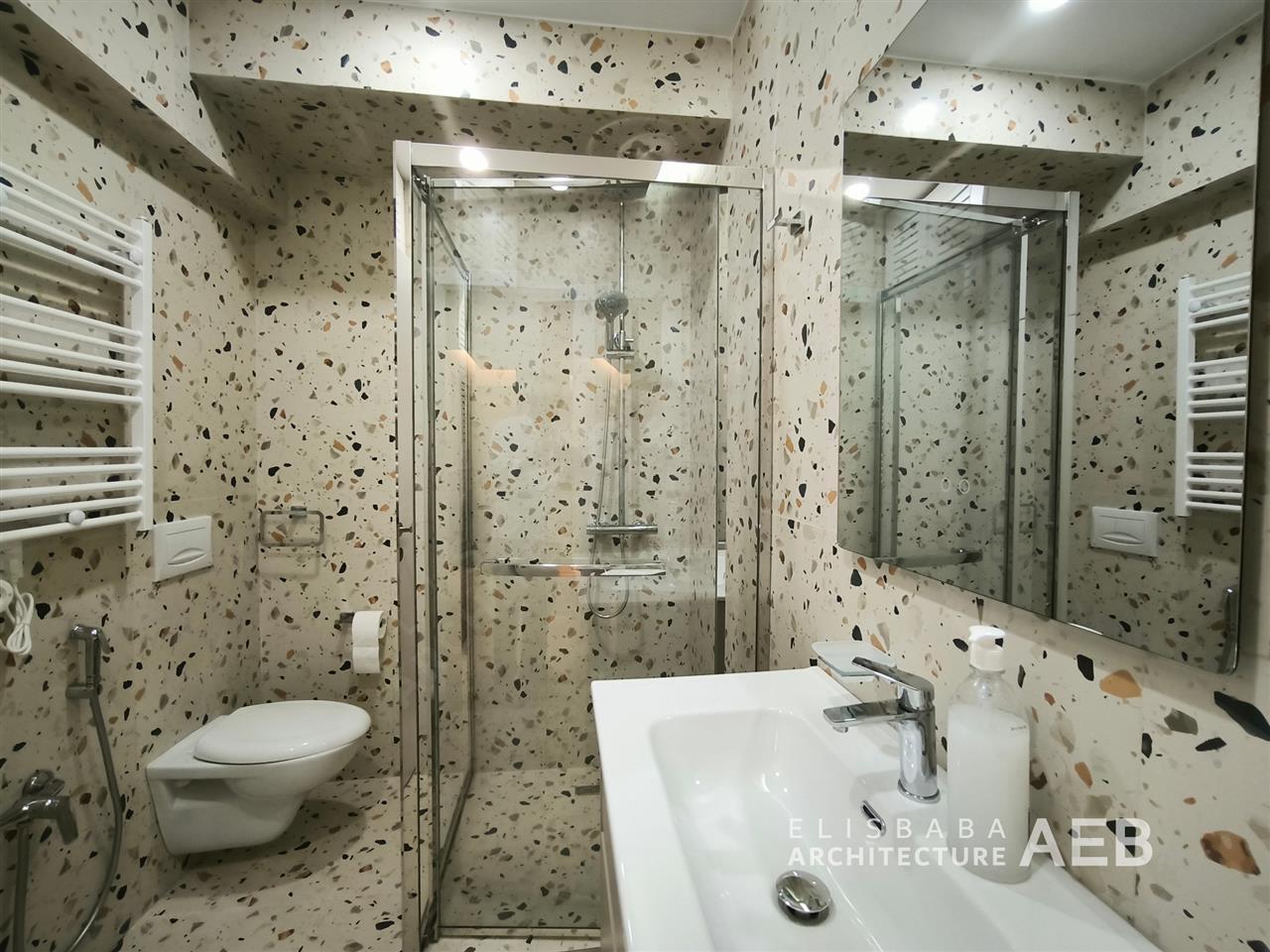 Apartament 2+1 me parkim privat Rr. Kavajes