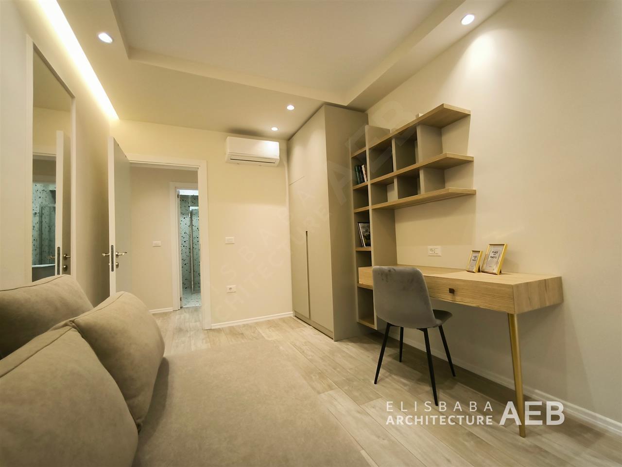 Apartament 2+1 me parkim privat Rr. Kavajes