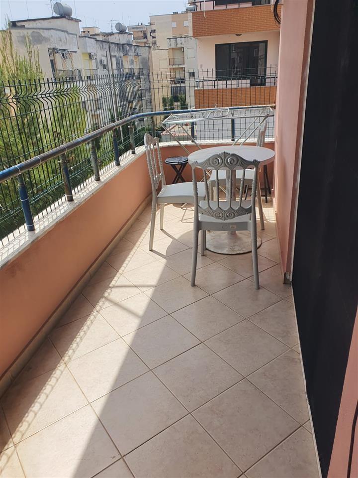 Apartament me qera