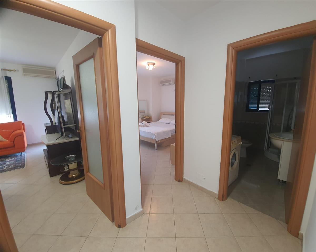 Apartament me qera