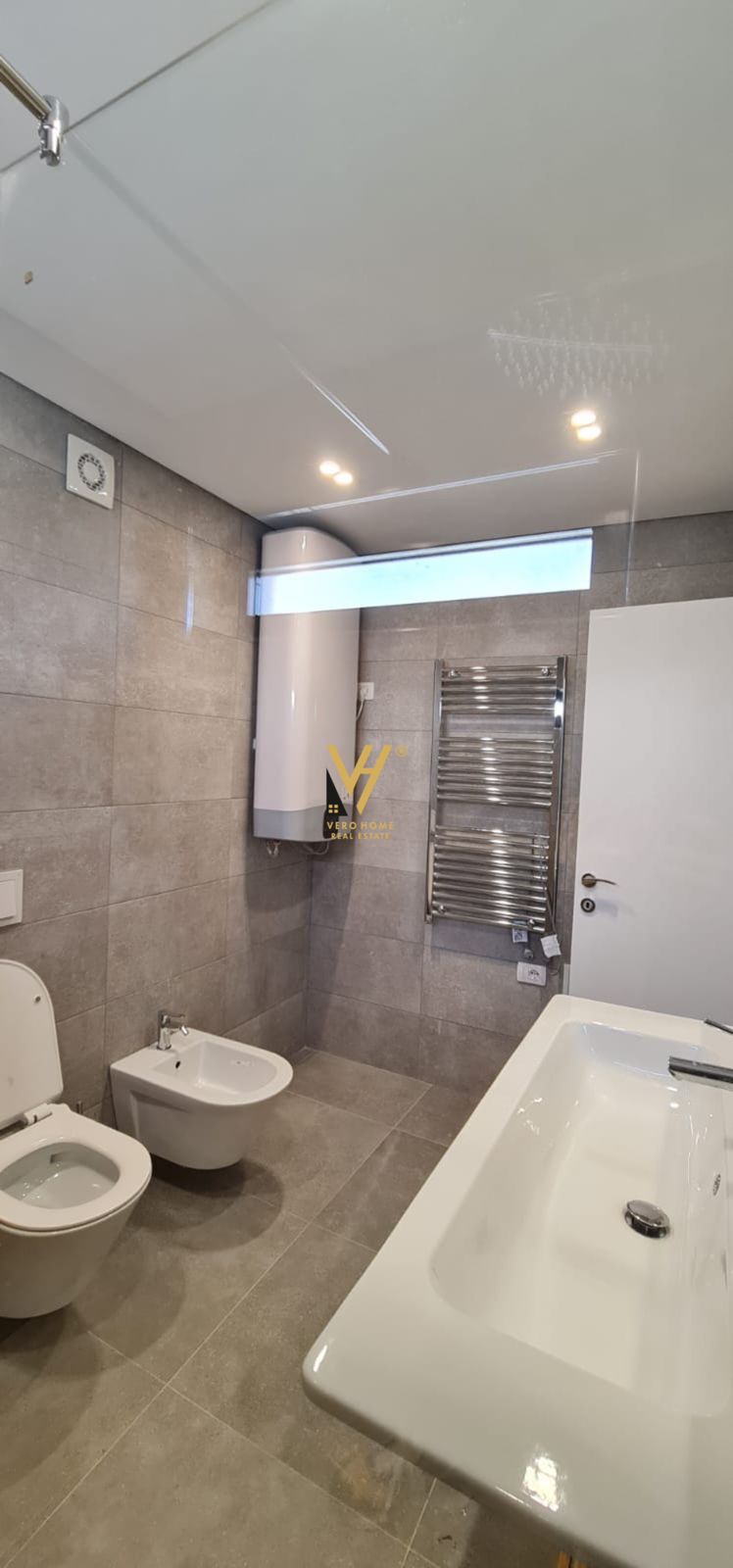 JEPET VILE TRE KATESHE TE OLIVE GROVE 2.550 EURO