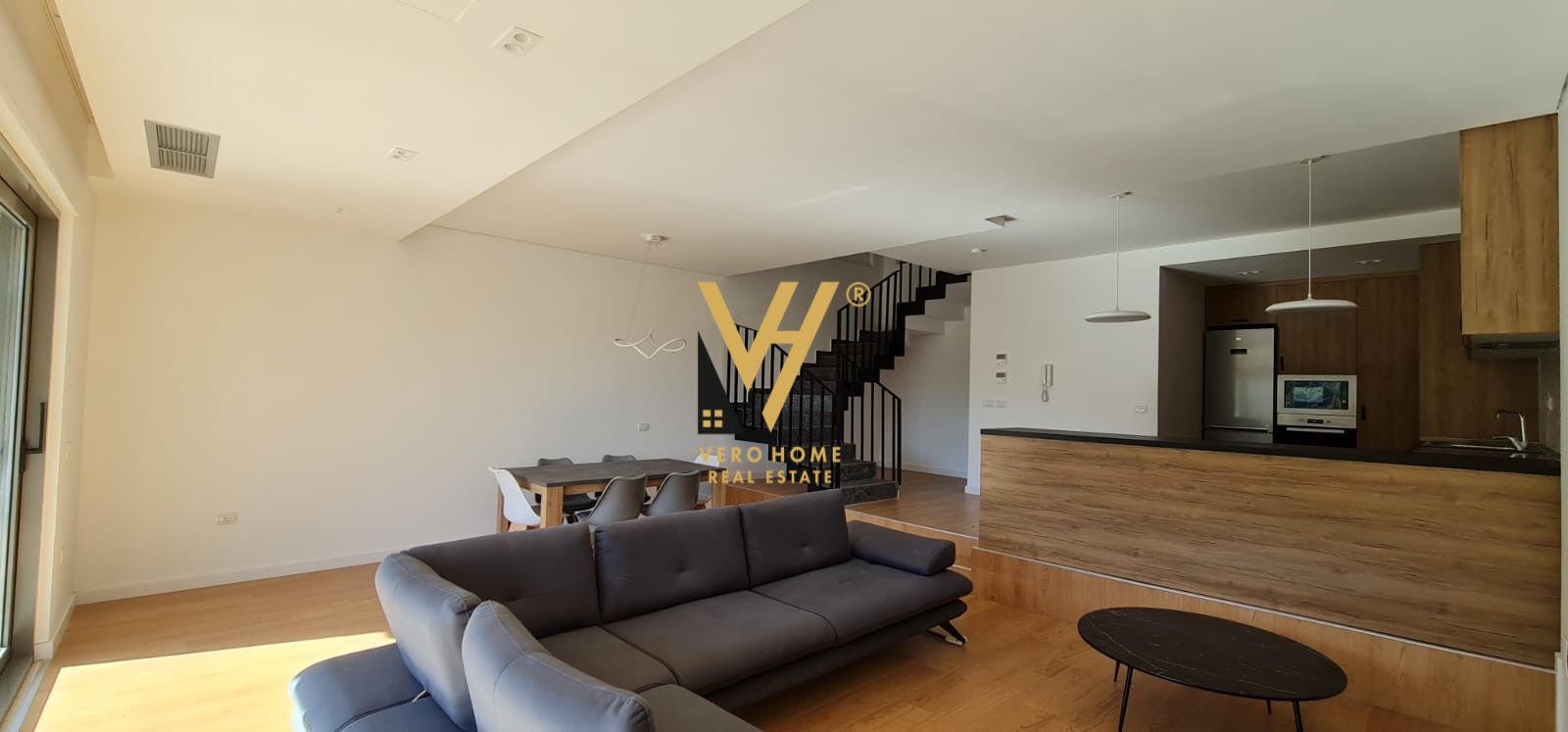 JEPET VILE TRE KATESHE TE OLIVE GROVE 2.550 EURO