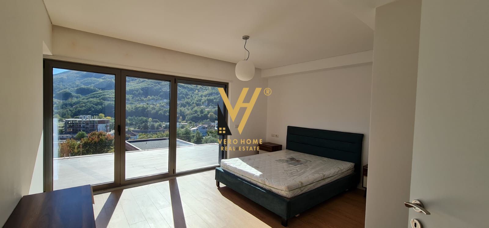 JEPET VILE TRE KATESHE TE OLIVE GROVE 2.550 EURO