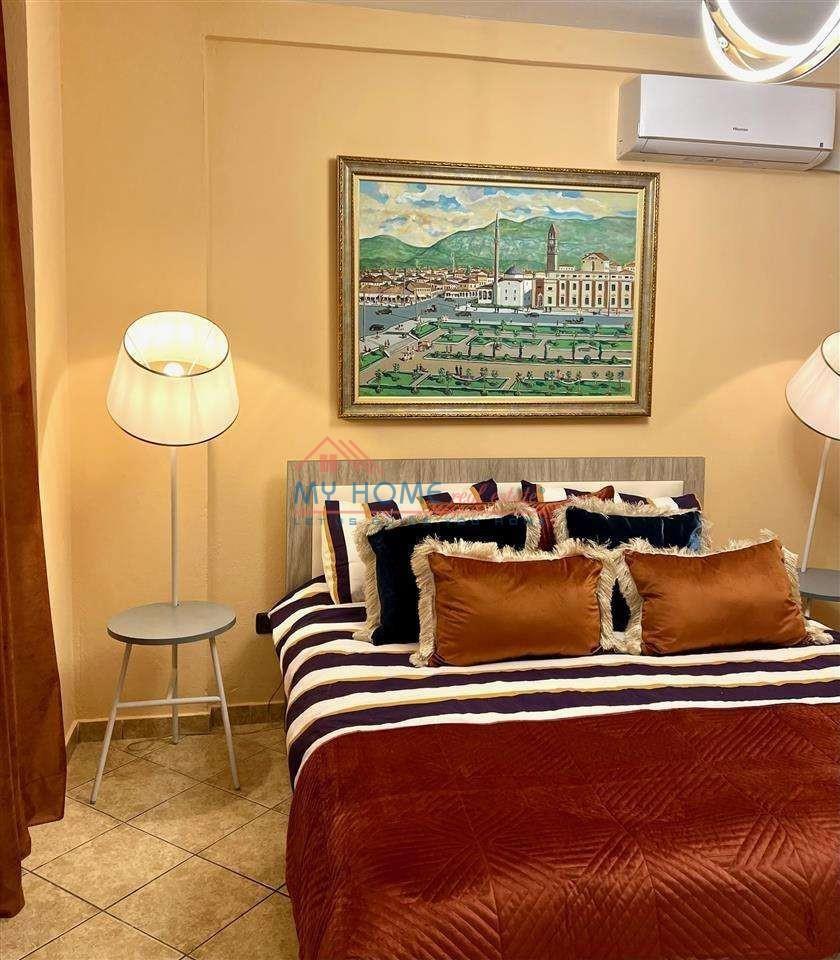 Apartament 2+1 me Qira Pazari i Ri Tirane