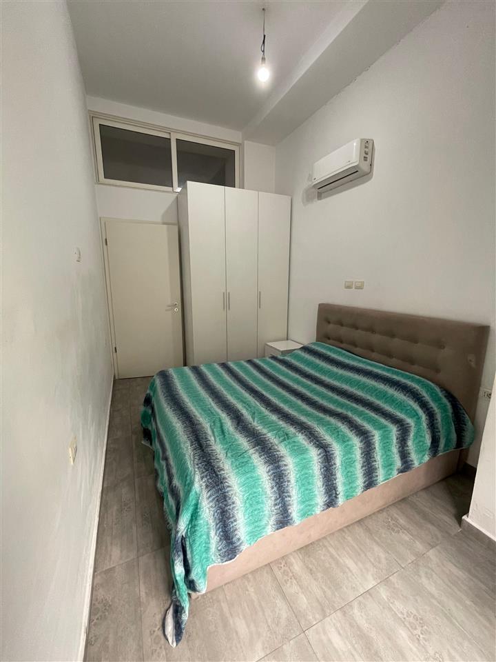 Shitet Apartament 1+1 te Kompleksi Kontakt 21 Dhjetori