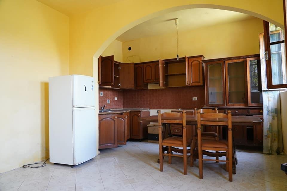 Shitet Shtepi private afer qendres ,Kavaje