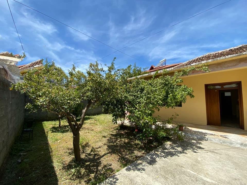 Shitet Shtepi private afer qendres ,Kavaje