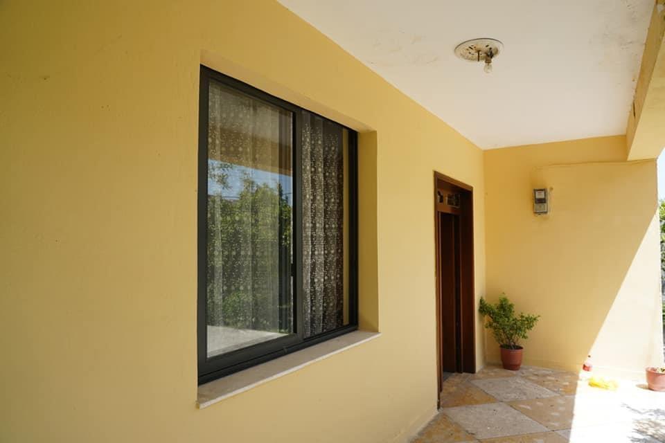 Shitet Shtepi private afer qendres ,Kavaje