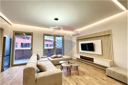 APARTAMENT 1+1 ME QERA TEK KOMPLEKSI DELIJORGJI