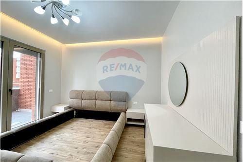 APARTAMENT 1+1 ME QERA TEK KOMPLEKSI DELIJORGJI