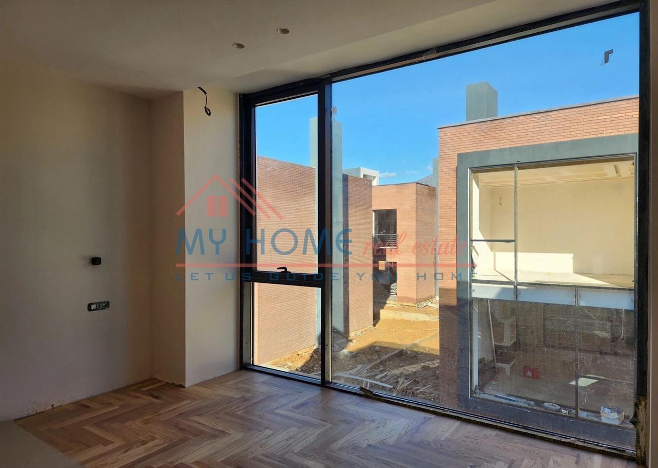 Vila ne shitje prane TEG ne Tirane