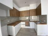 Qira apartament ose ambient per zyra 2+1+2 ne Komun