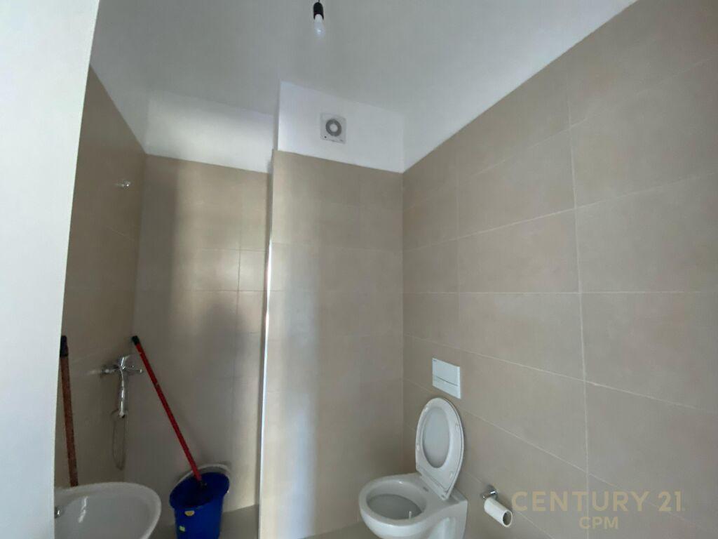 Qira apartament ose ambient per zyra 2+1+2 ne Komun