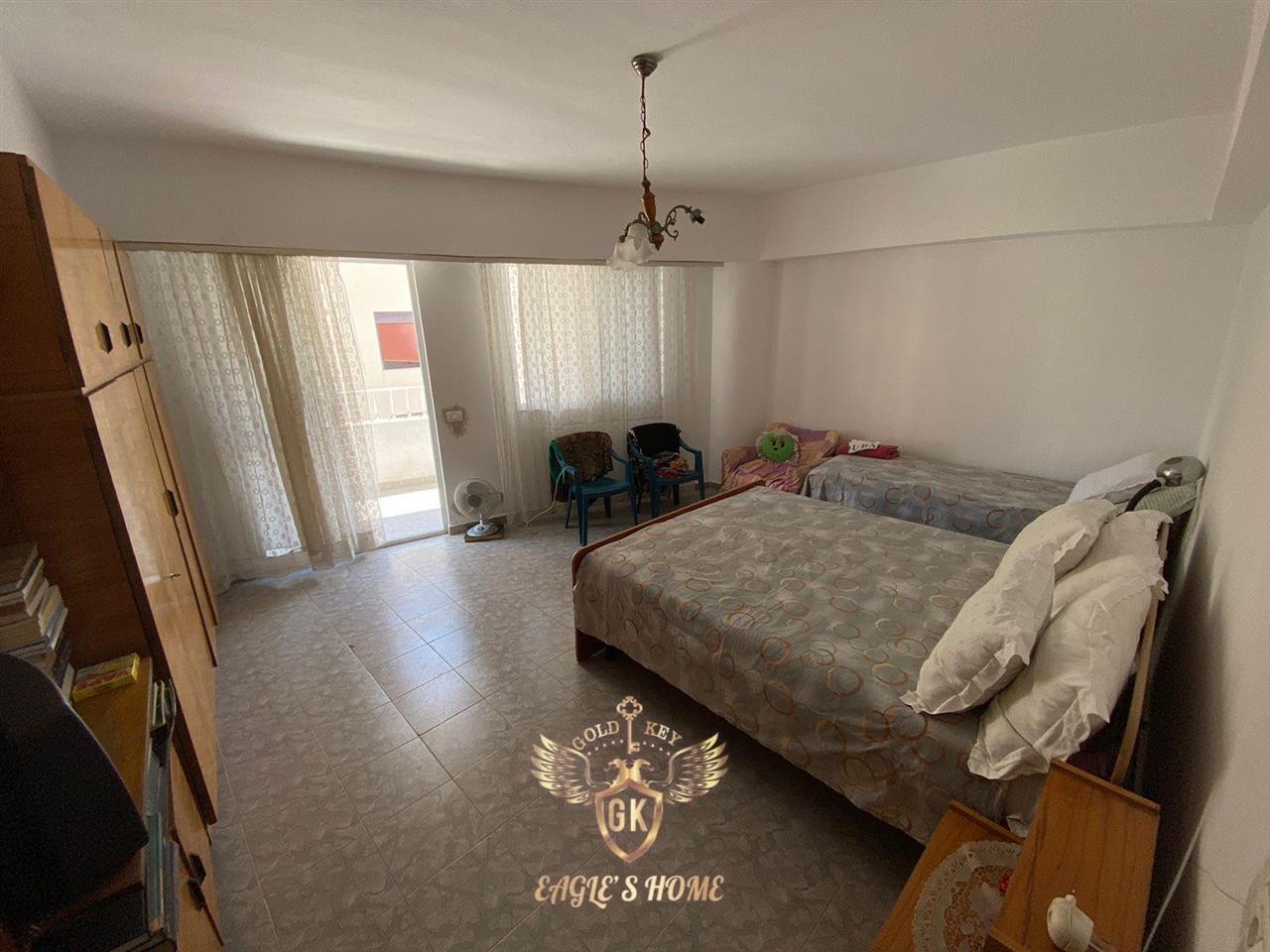 Shitet Super Apartament • 2+1+ 2 me 2 Ballkone