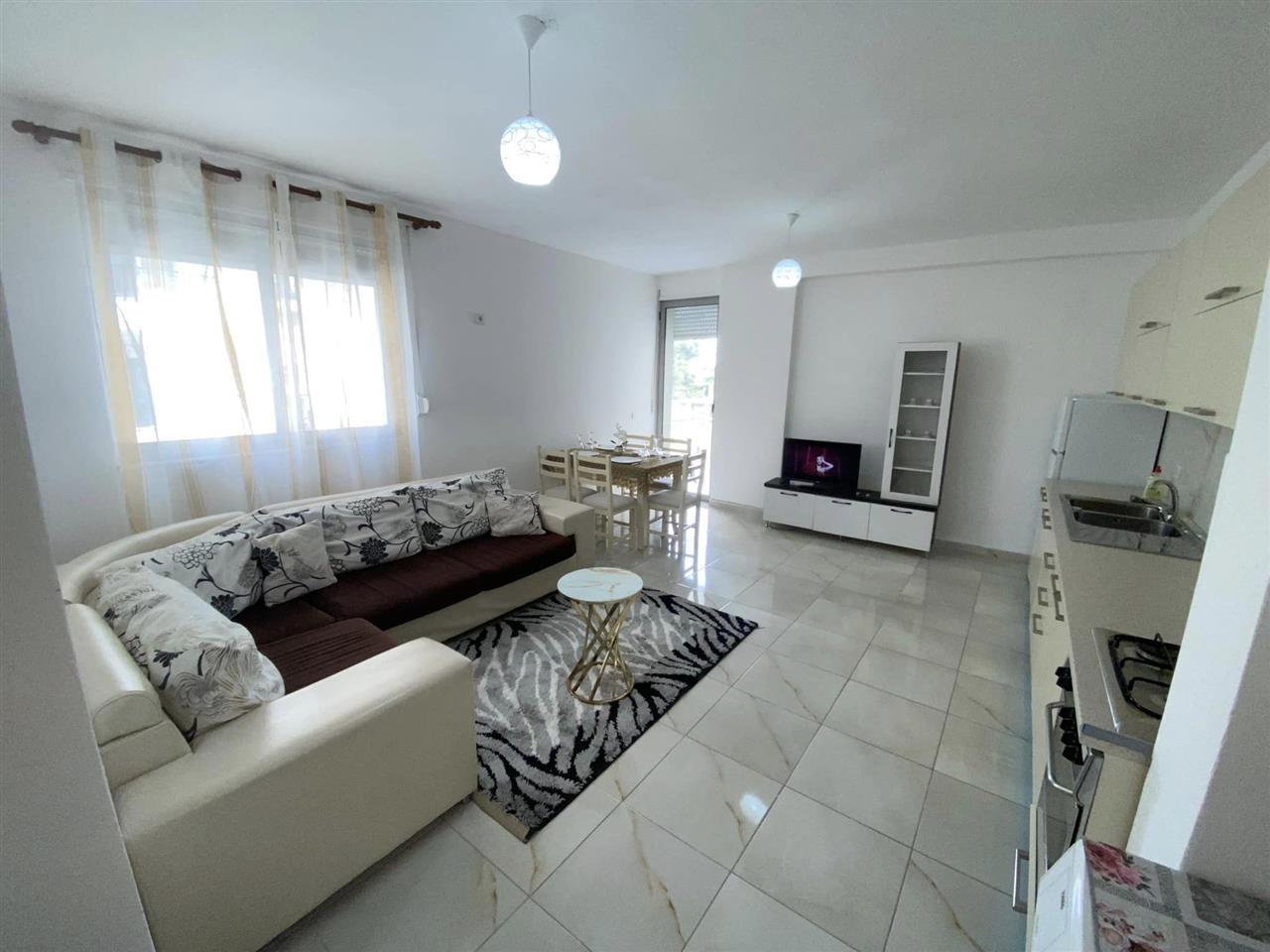 QERA DITORE / DAILY RENT e lire nga 15 gushti