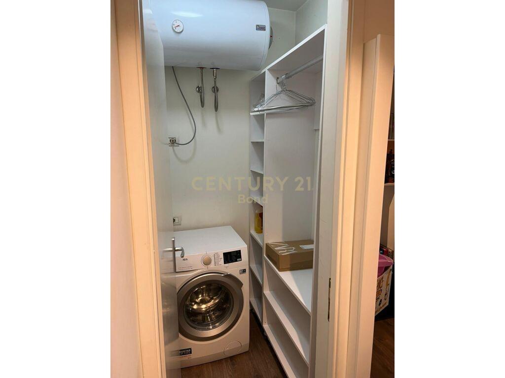 Shitet Apartament 2+1+2 tek Rruga e Kosovareve