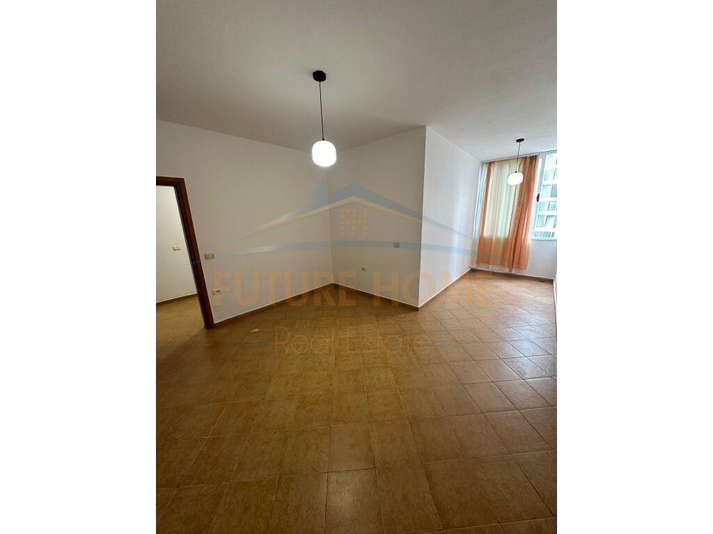 Qera, Apartament 2+1+2+Post Parkim, Rruga Don Bosko,