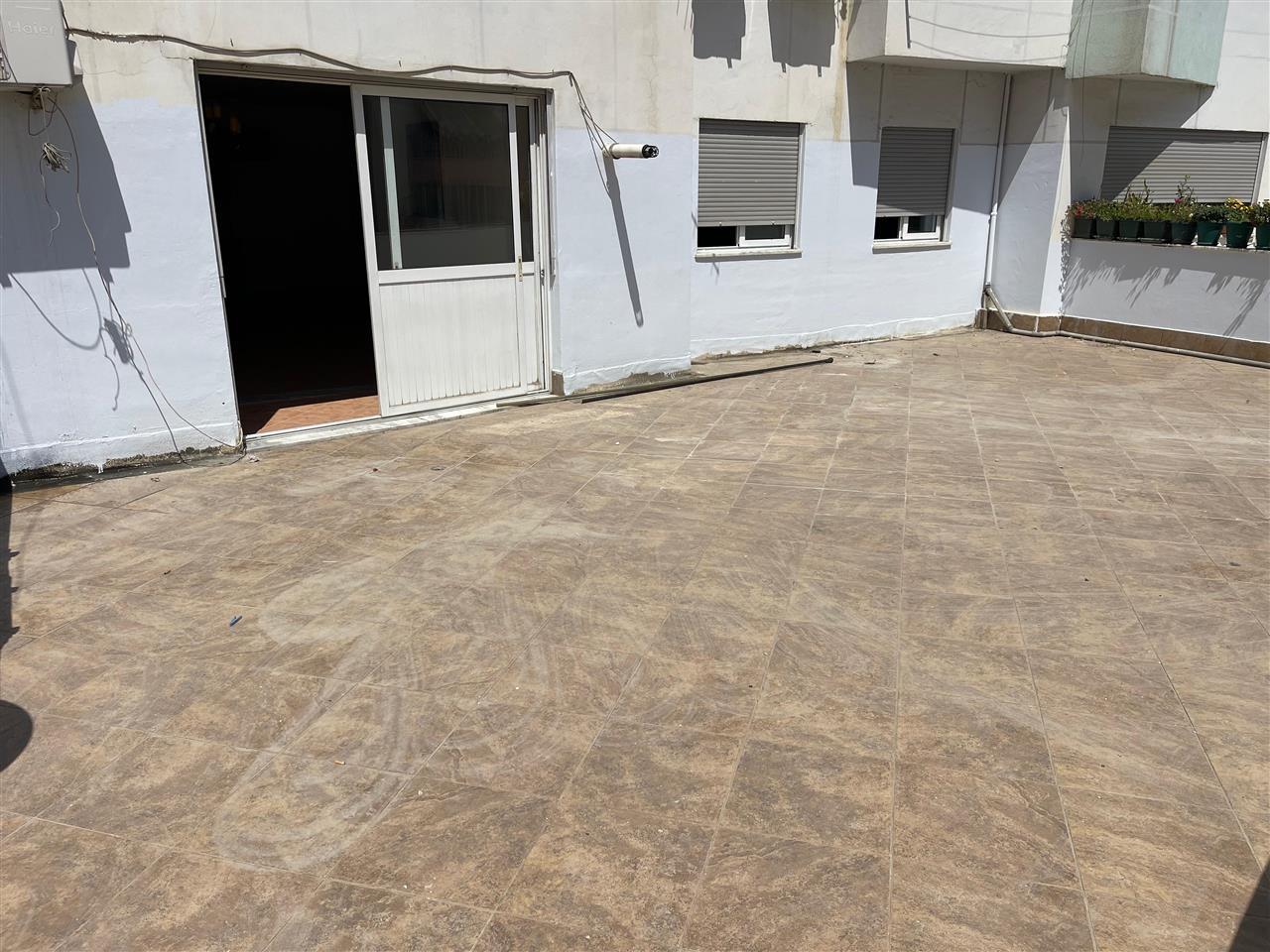 Komuna e Parisit,Kika 1,Shitet apartament 2+1 me Verande